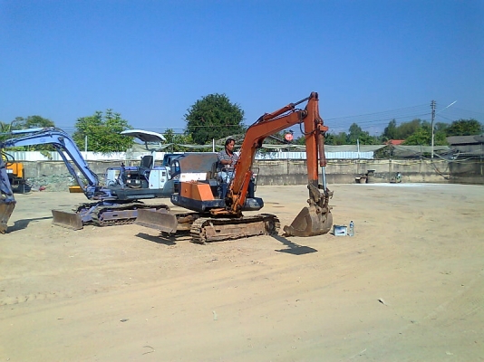 รถขุด KOMATSU PC30-5 เครื่องแรงดี ไม่มีทะเบียน