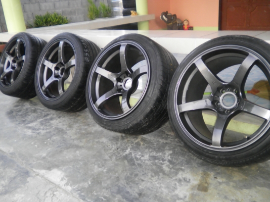 ขอบ18 กว้าง8.5-10.5 พร้อมยาง