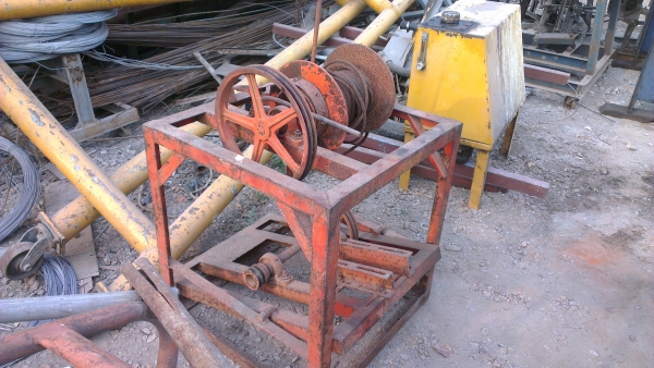 Sell> ขายลิฟท์กระป๋อง ไว้ใช้สำหรับก่อสร้าง ราคาถูกครับ กำแพงแสน นครปฐมครับ