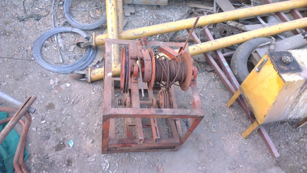 Sell> ขายลิฟท์กระป๋อง ไว้ใช้สำหรับก่อสร้าง ราคาถูกครับ กำแพงแสน นครปฐมครับ