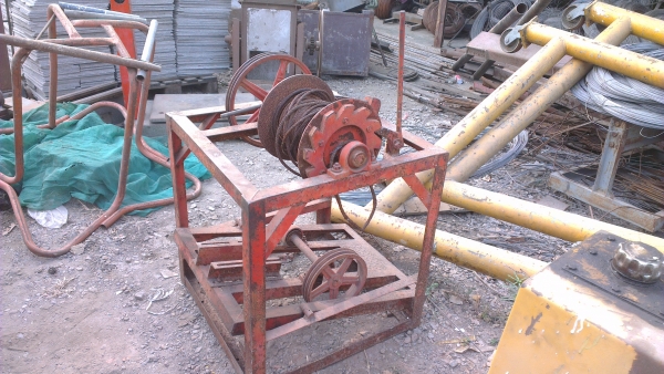 Sell> ขายลิฟท์กระป๋อง ไว้ใช้สำหรับก่อสร้าง ราคาถูกครับ กำแพงแสน นครปฐมครับ