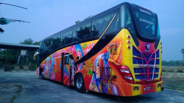 บริการให้เช่ารถบัส6ล้อแอร์ VIP 41 ที่นั่ง บริการนำเที่ยวทั่วไทย ให้บริการลูกค้าในเขตพื้นที่จ.ร้อยเอ็