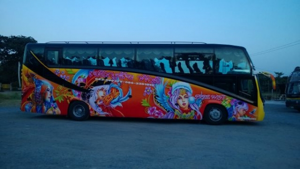 บริการให้เช่ารถบัส6ล้อแอร์ VIP 41 ที่นั่ง บริการนำเที่ยวทั่วไทย ให้บริการลูกค้าในเขตพื้นที่จ.ร้อยเอ็