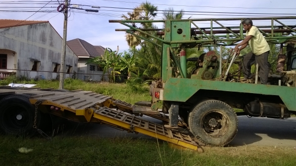 (จัดส่งให้คุณรัน..ศาลากลาง จ.นครนายก..)รถเจาะบ่อบาดาล 6ล้อ145แรง เครื่อง6BB1 ทั้งเครื่องเจาะและเครื่องรถ..ประมูลมาจากกรมทรัพ..ใช้งานได้ปกติ..เล่มไม่มี