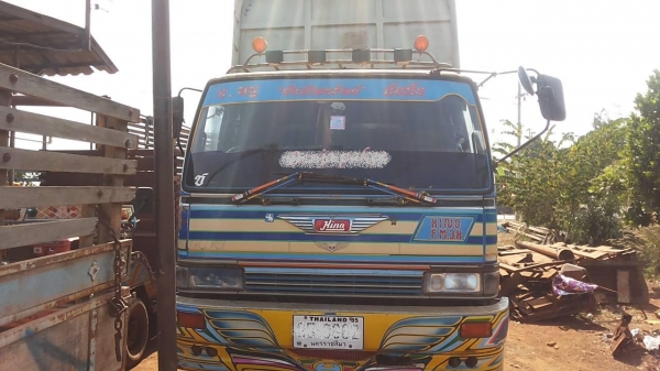 **1,050,000 บ.ต่อรอง**0ขาย10ล้อ2เพลาดั๊มHINO FM3H HO7D 195HP เครื่องเดิมเกียร์เดิม เครื่องแน่นดี เกียร์ดี ไม่หลุด ช่วงล่างเดิมคัสซีดี มีบวมบ้าง(ตามรูป)กระบะเกษตรพื้นเหล็กข้างเรียบสภาพดีพื้นดีข้างมีผุตามชายบ้าง หัวเก๋งดี สีมีลอก ภายในสวยคอนโซลเต็ม แอร์ พ.พ