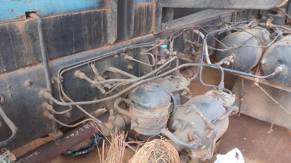 **1,050,000 บ.ต่อรอง**0ขาย10ล้อ2เพลาดั๊มHINO FM3H HO7D 195HP เครื่องเดิมเกียร์เดิม เครื่องแน่นดี เกียร์ดี ไม่หลุด ช่วงล่างเดิมคัสซีดี มีบวมบ้าง(ตามรูป)กระบะเกษตรพื้นเหล็กข้างเรียบสภาพดีพื้นดีข้างมีผุตามชายบ้าง หัวเก๋งดี สีมีลอก ภายในสวยคอนโซลเต็ม แอร์ พ.พ