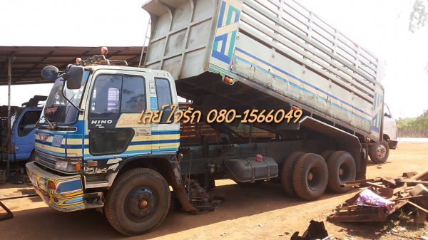 **1,050,000 บ.ต่อรอง**0ขาย10ล้อ2เพลาดั๊มHINO FM3H HO7D 195HP เครื่องเดิมเกียร์เดิม เครื่องแน่นดี เกียร์ดี ไม่หลุด ช่วงล่างเดิมคัสซีดี มีบวมบ้าง(ตามรูป)กระบะเกษตรพื้นเหล็กข้างเรียบสภาพดีพื้นดีข้างมีผุตามชายบ้าง หัวเก๋งดี สีมีลอก ภายในสวยคอนโซลเต็ม แอร์ พ.พ