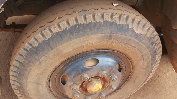 **1,050,000 บ.ต่อรอง**0ขาย10ล้อ2เพลาดั๊มHINO FM3H HO7D 195HP เครื่องเดิมเกียร์เดิม เครื่องแน่นดี เกียร์ดี ไม่หลุด ช่วงล่างเดิมคัสซีดี มีบวมบ้าง(ตามรูป)กระบะเกษตรพื้นเหล็กข้างเรียบสภาพดีพื้นดีข้างมีผุตามชายบ้าง หัวเก๋งดี สีมีลอก ภายในสวยคอนโซลเต็ม แอร์ พ.พ