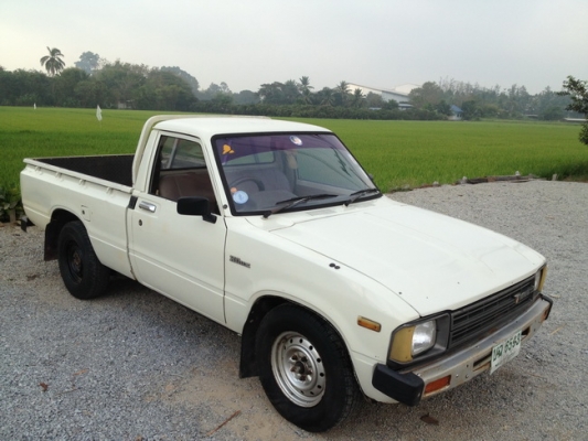 ขาย TOYOTA RN30ม้ากระโดด 4ขอ สภาพสวยๆ เดิมๆบางๆ