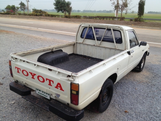 ขาย TOYOTA RN30ม้ากระโดด 4ขอ สภาพสวยๆ เดิมๆบางๆ