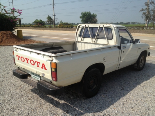 ขาย TOYOTA RN30ม้ากระโดด 4ขอ สภาพสวยๆ เดิมๆบางๆ