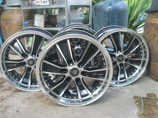 ขายแม็กซ์ กระบะ ขอบ 17 แบบ 6 รู สภาพกริ๊ปๆ