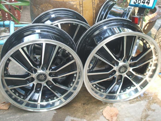 ขายแม็กซ์ กระบะ ขอบ 17 แบบ 6 รู สภาพกริ๊ปๆ