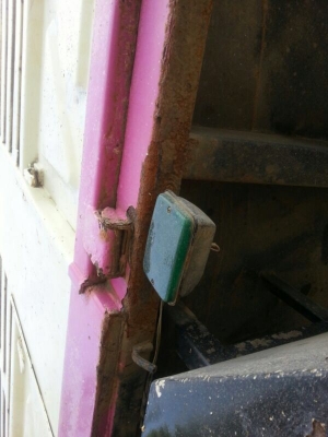 รถอีซูซุ 10 ล้อดั้ม 300 แรงม้า ปี 52  ( ราคา  2,150,000 บาท. )  ( รถวิ่ง 11x,xxx กม. )  สนใจติดต่อ 081 - 6079515