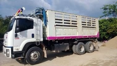 รถอีซูซุ 10 ล้อดั้ม 300 แรงม้า ปี 52  ( ราคา  2,150,000 บาท. )  ( รถวิ่ง 11x,xxx กม. )  สนใจติดต่อ 081 - 6079515