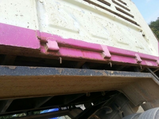 รถอีซูซุ 10 ล้อดั้ม 300 แรงม้า ปี 52  ( ราคา  2,150,000 บาท. )  ( รถวิ่ง 11x,xxx กม. )  สนใจติดต่อ 081 - 6079515