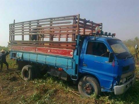 **265,000 บ.ต่อรอง**ขาย6ล้อราคาเบาๆ ISUZU KS21 110HP 4BD1ฝาขาว หัวยกไม่ได้ พ.ธรรมดา เครื่องแน่นแรงดี ฝาขาวยอดนิยม อึดทน ช่วงล่างFหลัง คัสซีดี ไม่ปะไม่ดาม กระบพื้นไม้คอกไม้ สภาพดี มีผุบ้าง ยาว4.30ม. หัวเดิมภายในดี ยาง8.25ดี6เส้น รถใช้งานปกติทุกวัน ขายตามสภ