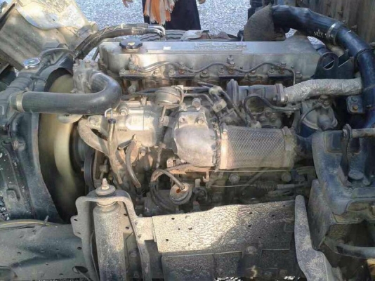 รถอีซูซุ 6 ล้อ รั่ว 130 แรงม้า. ปี 46  สนใจติดต่อ 081 - 6079515