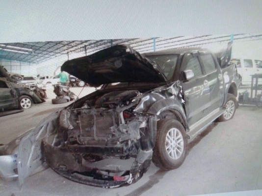 โตโยต้าพีรันเนอร์ ปี 10. สีดำ เครื่อง 2500 เกียร์ธรรมดา โอนลอย