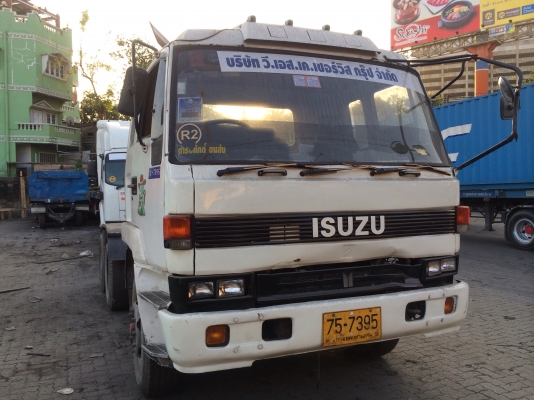 ขายหัวลากอีสุ 275แรง สองเพลาสภาพพร้อมใช้งาน