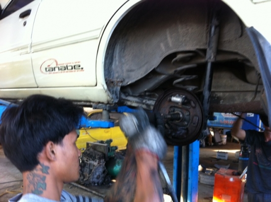 รุ่นหายากหน่อยครับ เกียร์ออโต้ พ.พาวเวอร์โรงงาน เครื่อง 1.3 เดิม กระจกพับไฟฟ้า ปรับไฟฟ้า สีเดิมๆ