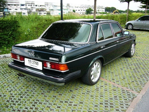 benz w123 ปี 1988 เครื่อง2 jz twinturbo เกียร์ออโต้ ซันรูฟไฟฟ้า สีเขียวหัวเป็ดเดิม ๆ ภายในเขียว ไม่เคยดมแก๊ส กันชนบิ๊กแท้ ๆ  ครับ