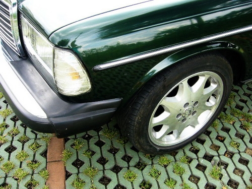 benz w123 ปี 1988 เครื่อง2 jz twinturbo เกียร์ออโต้ ซันรูฟไฟฟ้า สีเขียวหัวเป็ดเดิม ๆ ภายในเขียว ไม่เคยดมแก๊ส กันชนบิ๊กแท้ ๆ  ครับ