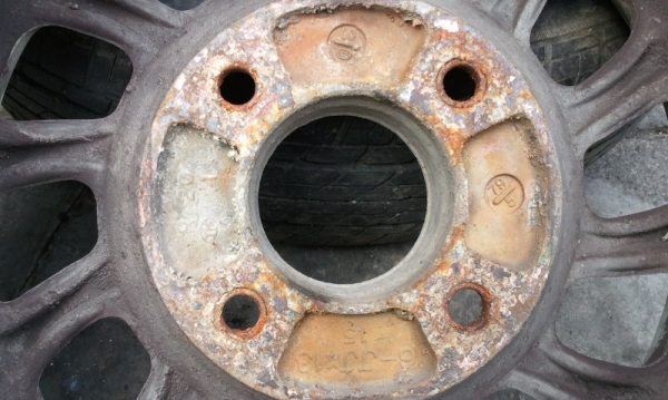 ขายแม็กขอบ13 พร้อมยางเรโทร ถูำกๆๆเลยครับ 4รู114 1900บาท