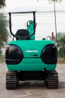 ขายแม็คโค KOMATSU PC35R-8  มี VDO ทดลองขับให้ดู นำเข้าจากญี่ปุ่น ไม่เคยผ่านการใช้งานในไทย ติดต่อ 086-775-7900