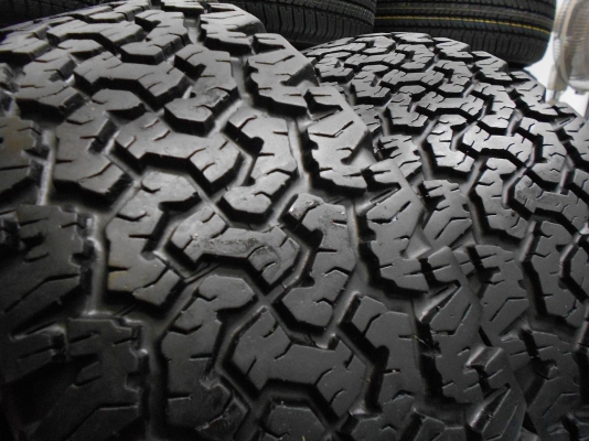 ขายยาง BF Goodrich All -Terrain 265/75/16 ปี 11 ดอก 1 cm 1 ชุด/ใส่-ถ่วงฟรีค่ะ