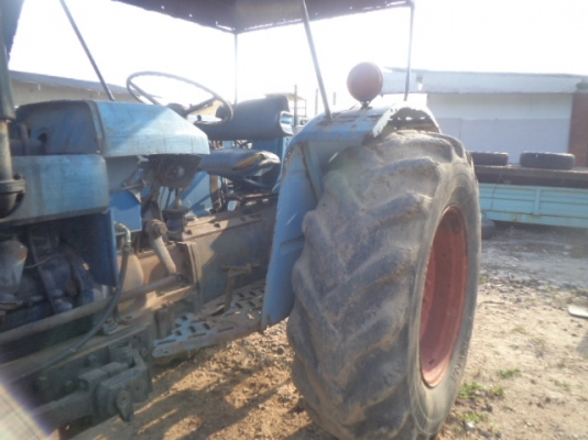 นาทีทองต้องการขาย รถไถ LEY LAND MODEL 272  71 HP ราคาวันนี้ลดอีกทีครับเคาะครั้งสุดท้าย เหลือเต็มๆ 90000