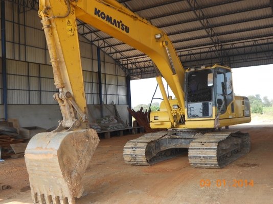 ขาย komassu PC 200 - 7 ปี 2003 สภาพพร้อมใช้งาน ปั๊มแรง ช่วงล่างดี ไมค์ 8xxx  ช.ม. รถออกห้าง เอกสารพร้อม