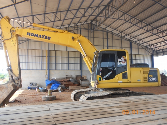 ขาย komassu PC 200 - 7 ปี 2003 สภาพพร้อมใช้งาน ปั๊มแรง ช่วงล่างดี ไมค์ 8xxx  ช.ม. รถออกห้าง เอกสารพร้อม