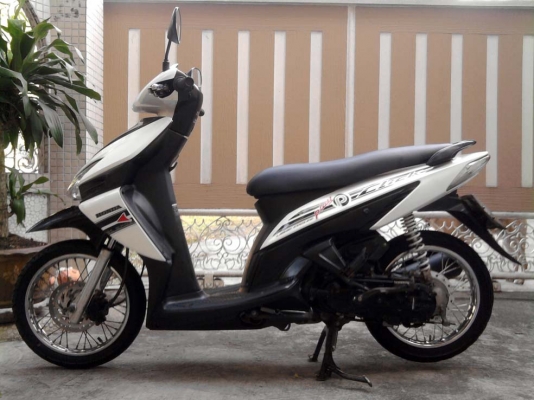 ขออนุญาติขาย Honda Click Play สีขาวมุก โอนให้ฟรีครับ