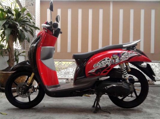 ขออนุญาติขาย HONDA Scoopy-i 110 cc. วิ่งแค่ 8,xxx กิโล โอนให้ฟรีครับ