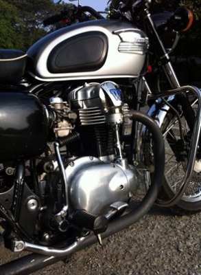 Re: ขาย w650 รับแลก 883 , buell สพม  ปี 2008 เปิดที่ 230,000 ต่อลองได้ สพม นครปฐมครับ 0849300148