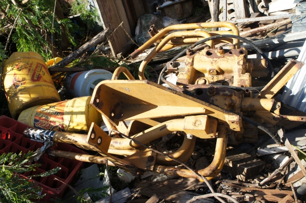 ขายวาล์วปั้มคอนโทล รถแบคโฮ โคมาสุ pc200รุ่น2-3