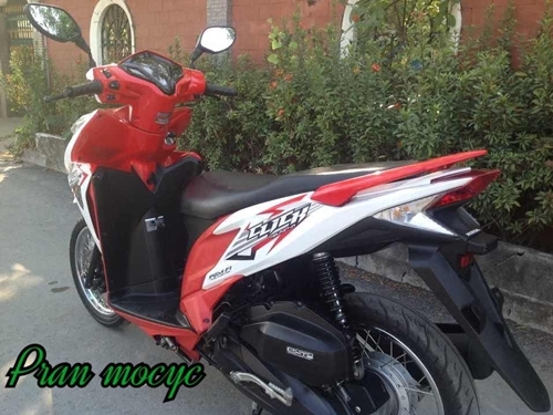 ขายHonda click สีขาวเเดง ปี2103 ขายHonda click สีขาวเเดง ปี2103