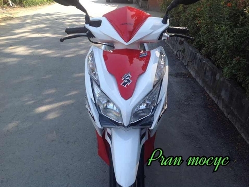 ขายHonda click สีขาวเเดง ปี2103 ขายHonda click สีขาวเเดง ปี2103