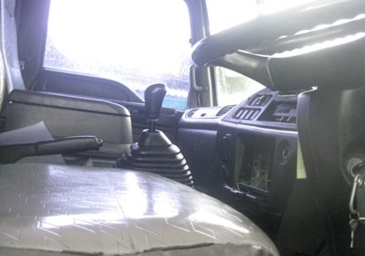 ขาย Deca Uro 2 ปี 48 หกล้อตู้สิบบานยาว 7.2 m สวยมาก โทร 088-4501277