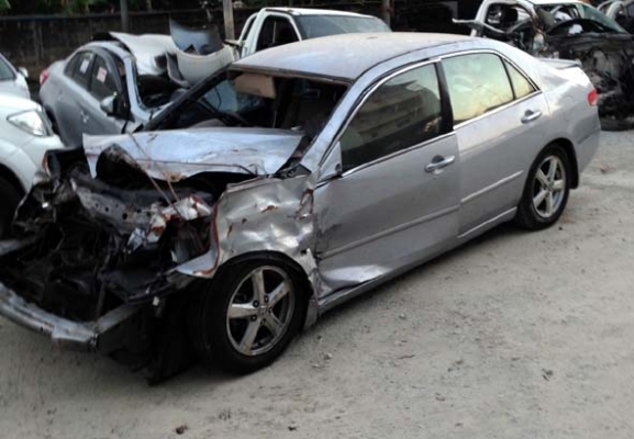 ขายซาก HONDA ACCORD ปี03 พร้อมเล่มโอนลอย