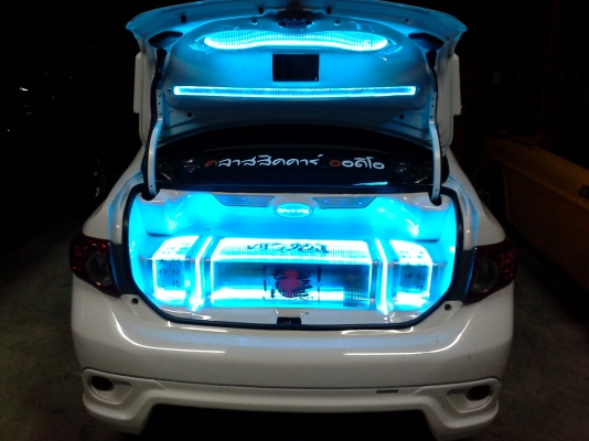 TOYOTA ALTIS 1.6 E TRD AT ติดตั้งเครื่องเสียงชุดใหญ่