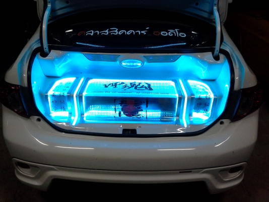 TOYOTA ALTIS 1.6 E TRD AT ติดตั้งเครื่องเสียงชุดใหญ่