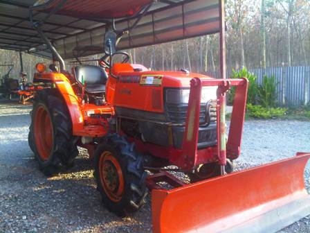 ขายรถไถ Kubota L 2808 (4WD)พร้อมมีดดันและผาน5 ขายรถไถ Kubota L 2808 (4WD)พร้อมมีดดันและผาน5
