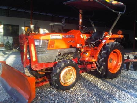 ขายรถไถ Kubota L 2808 (4WD)พร้อมมีดดันและผาน5