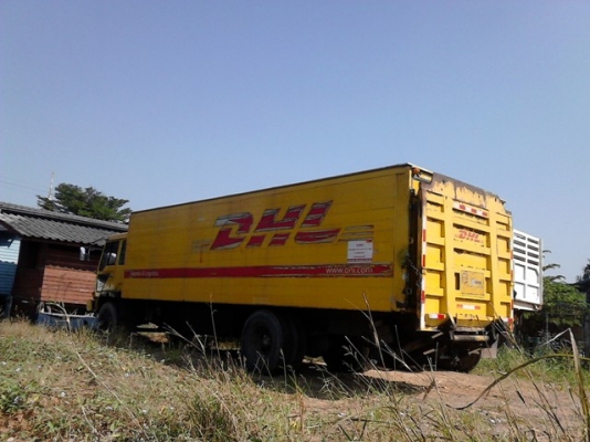 ขายตู้ส่งสินค้า กว้าง3 ยาว7.4 สูง2 เมตร มีสองตู้ราคาตู้ละ40000 บาท