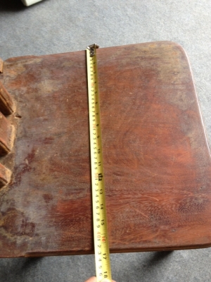 เก้าอี้ไม้มะค่า