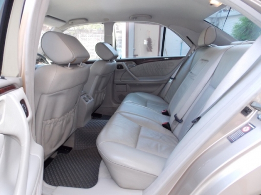 BENZ E240 ปี 2002 สีทอง ติด LPG แล้ว รถบ้านแท้