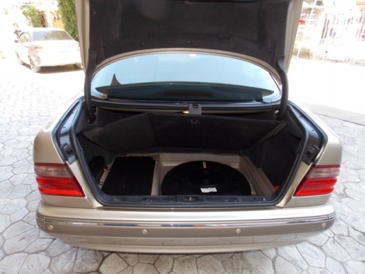 BENZ E240 ปี 2002 สีทอง ติด LPG แล้ว รถบ้านแท้