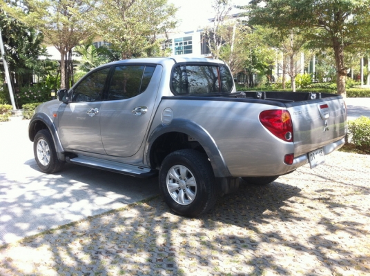 ขาย TRITON 3.2 ตัวTOP ออโต้ 4x4 มือเดียวป้ายแดง ขาย TRITON 3.2 ตัวTOP ออโต้ 4x4 มือเดียวป้ายแดง